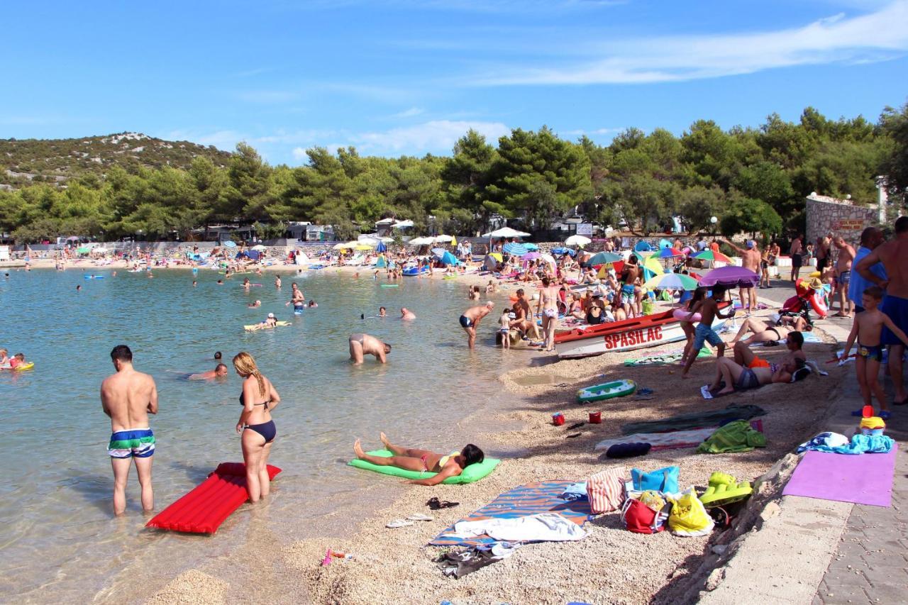 Apartments By The Sea Tisno, Murter - 5141 Екстериор снимка