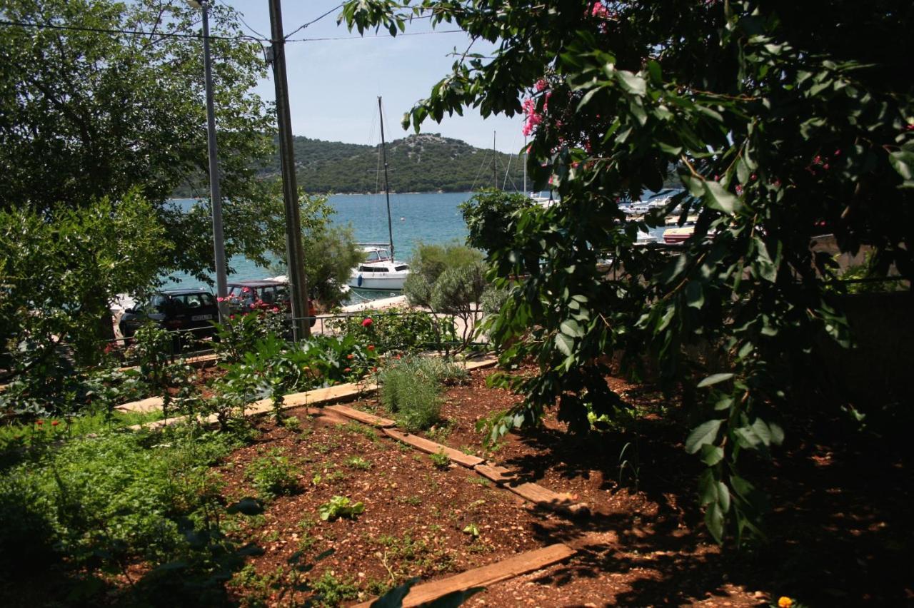 Apartments By The Sea Tisno, Murter - 5141 Екстериор снимка